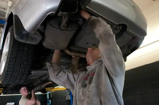 ilustracija — auto servis